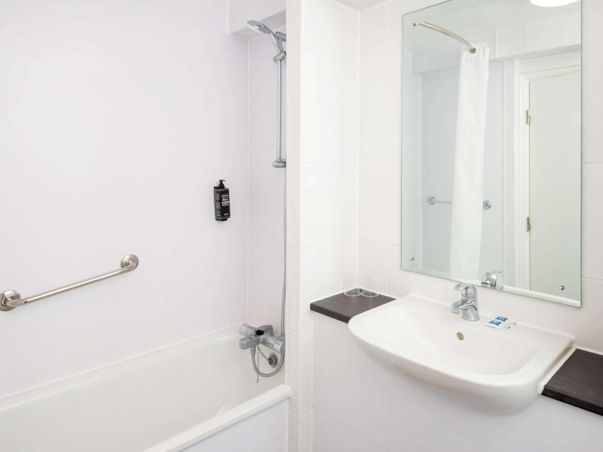 Ibis Budget Stansted Bishops Stortford Birchanger Exterior foto
